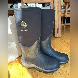 Arctic Sport Muck boot size 9 Men’s